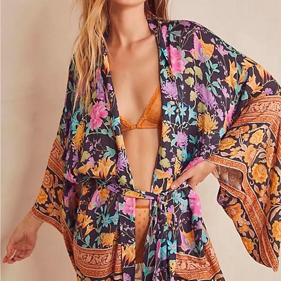Spell Butterfly Short Kimono Robe - Picture 2 of 7